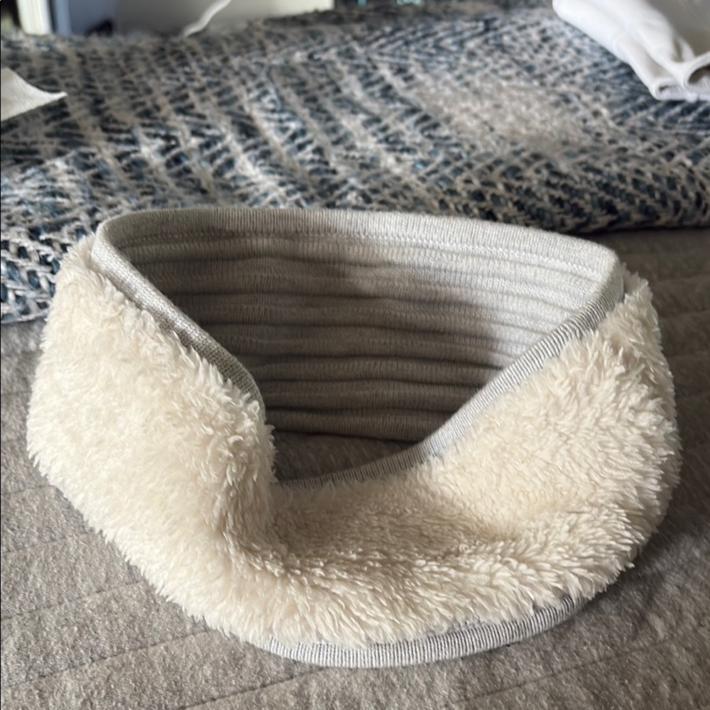 Lululemon Ribbed Headband - Picture 2 of 3